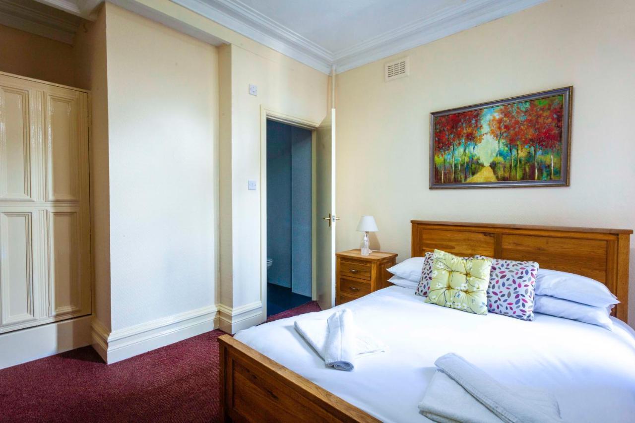The Royal Bar & Shaker Hotel Morecambe Bagian luar foto