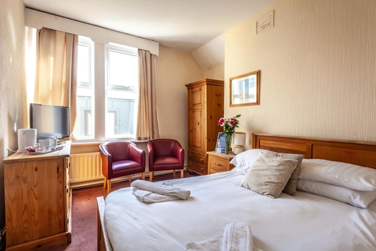 The Royal Bar & Shaker Hotel Morecambe Bagian luar foto