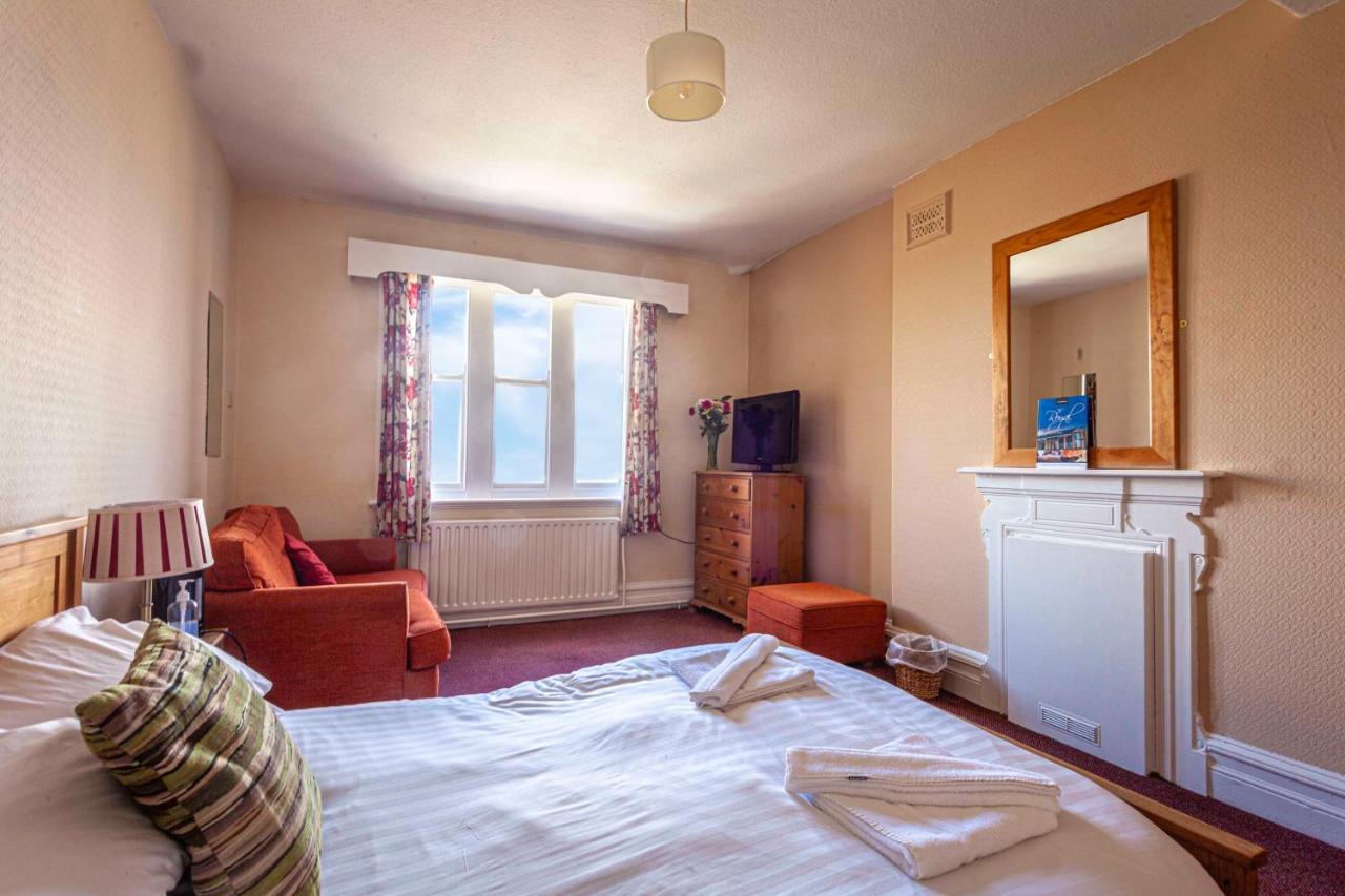 The Royal Bar & Shaker Hotel Morecambe Bagian luar foto