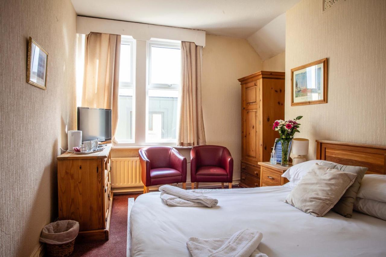 The Royal Bar & Shaker Hotel Morecambe Bagian luar foto