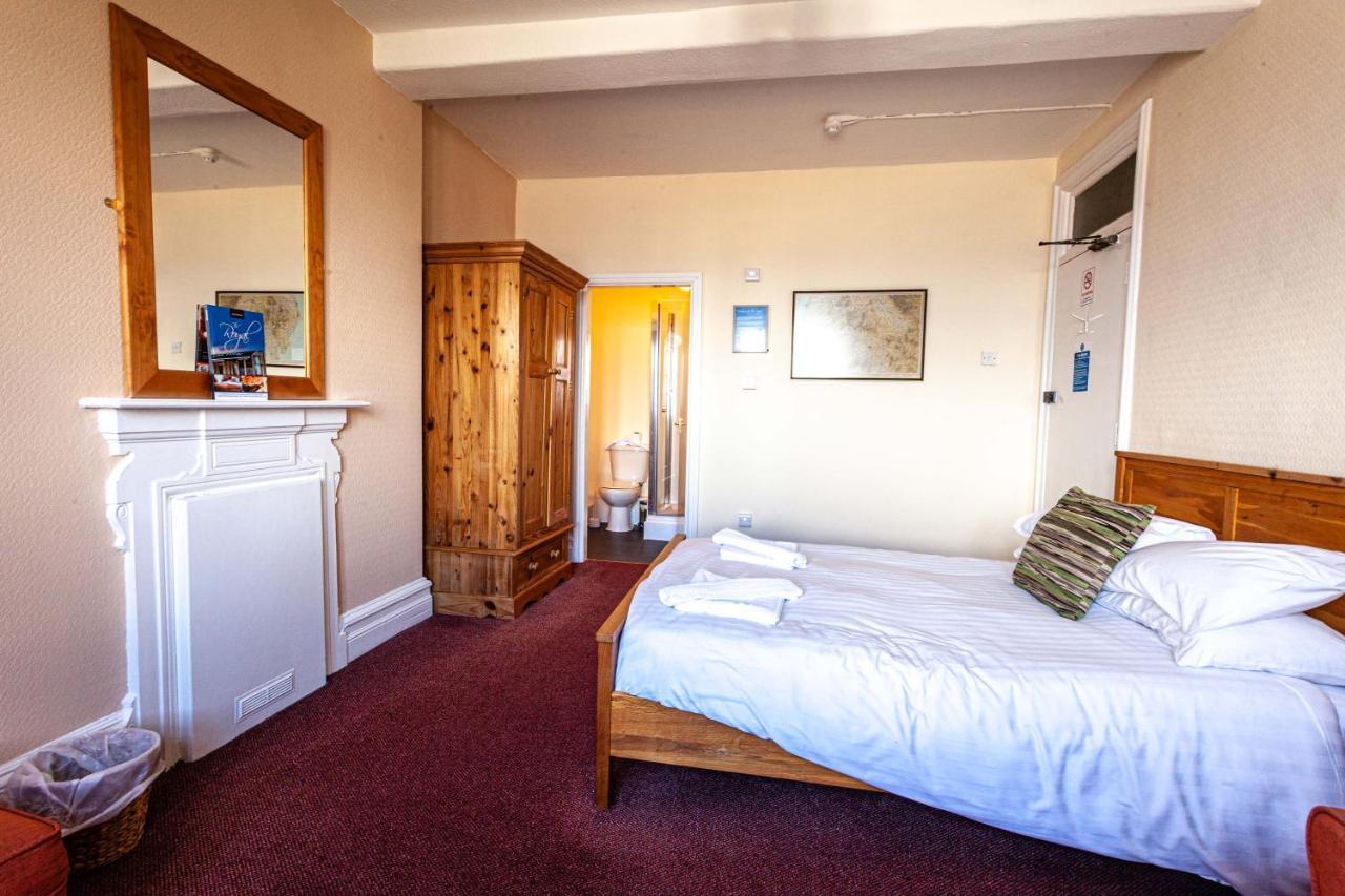 The Royal Bar & Shaker Hotel Morecambe Bagian luar foto