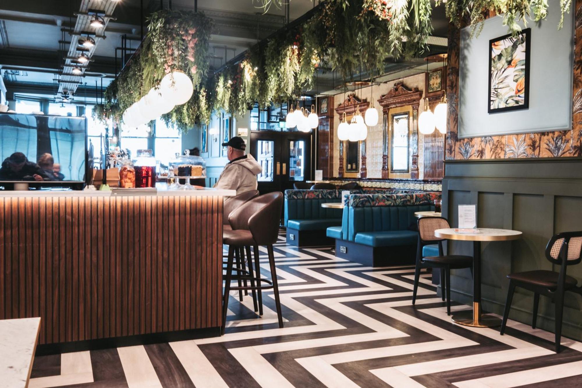 The Royal Bar & Shaker Hotel Morecambe Bagian luar foto